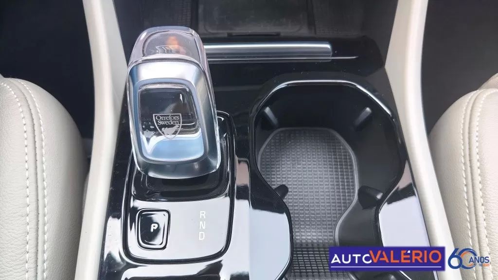 volvo-xc40-2022-hibrido-1477cc