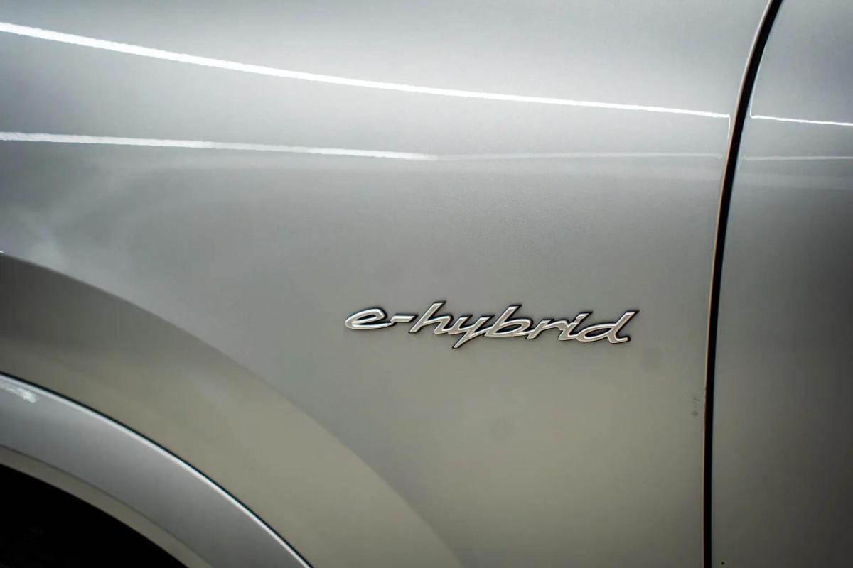 porsche-cayenne-2024-hibrido-a-gasolina-2995cc