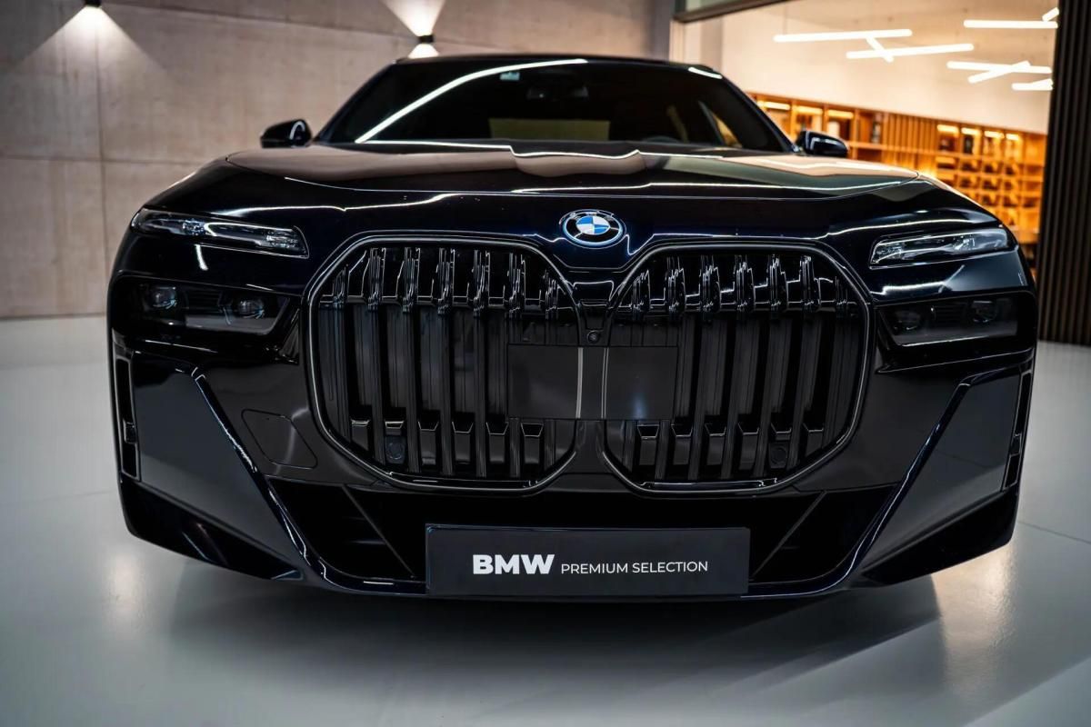 bmw-serie-7-2025-hibrido-a-gasolina-2998cc