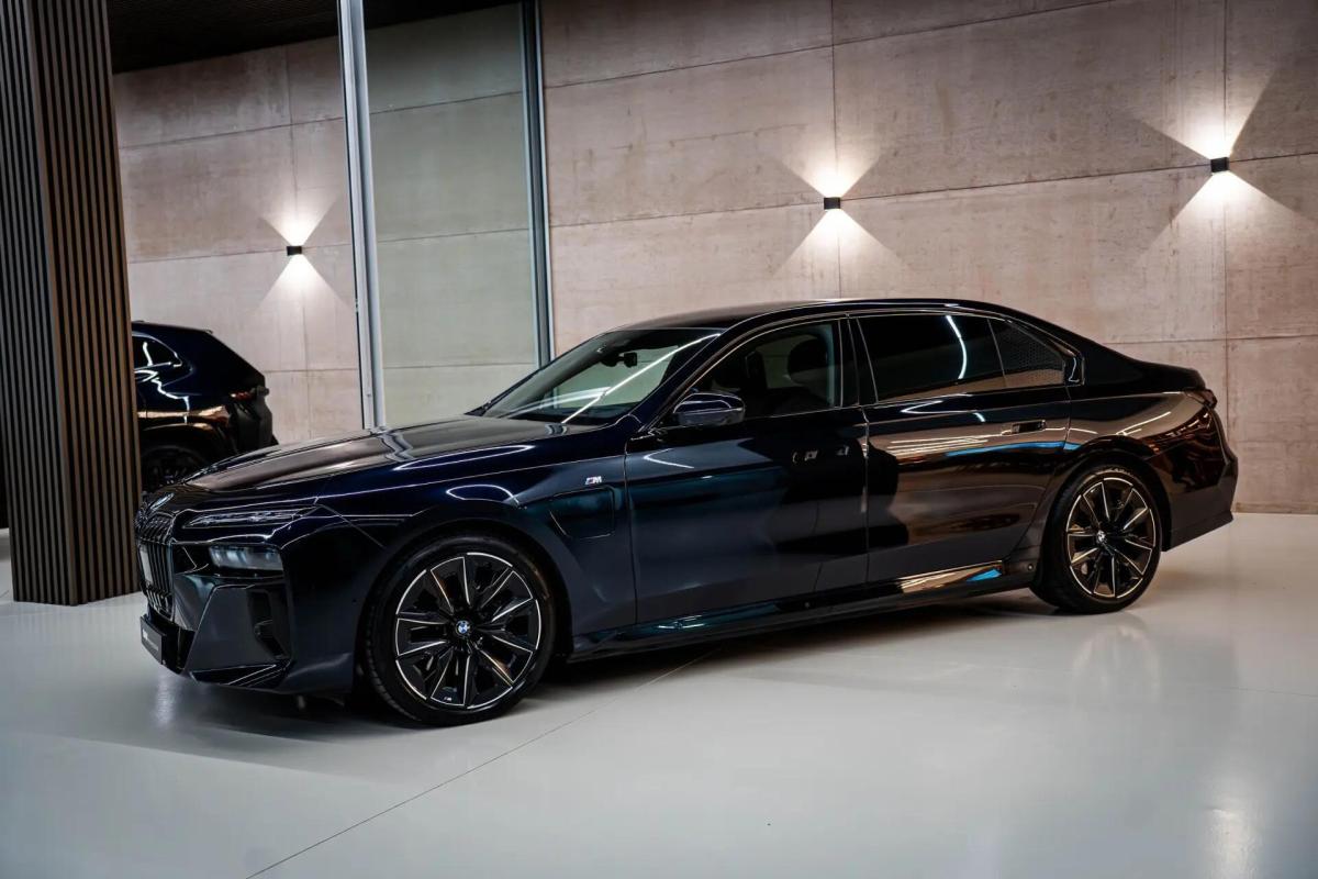bmw-serie-7-2025-hibrido-a-gasolina-2998cc
