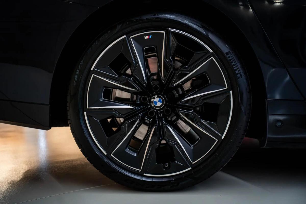 bmw-serie-7-2025-hibrido-a-gasolina-2998cc