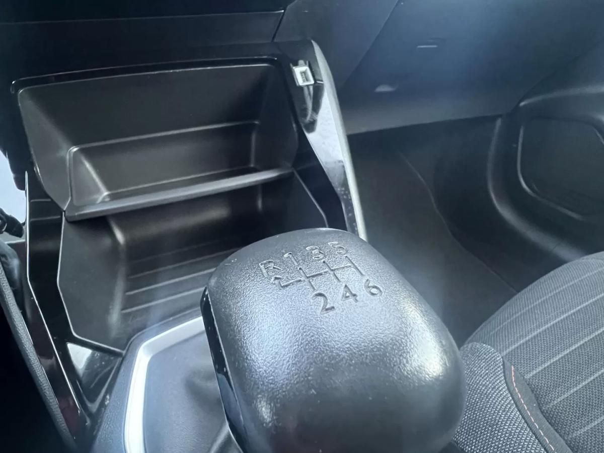 peugeot-208-2022-diesel-1499cc