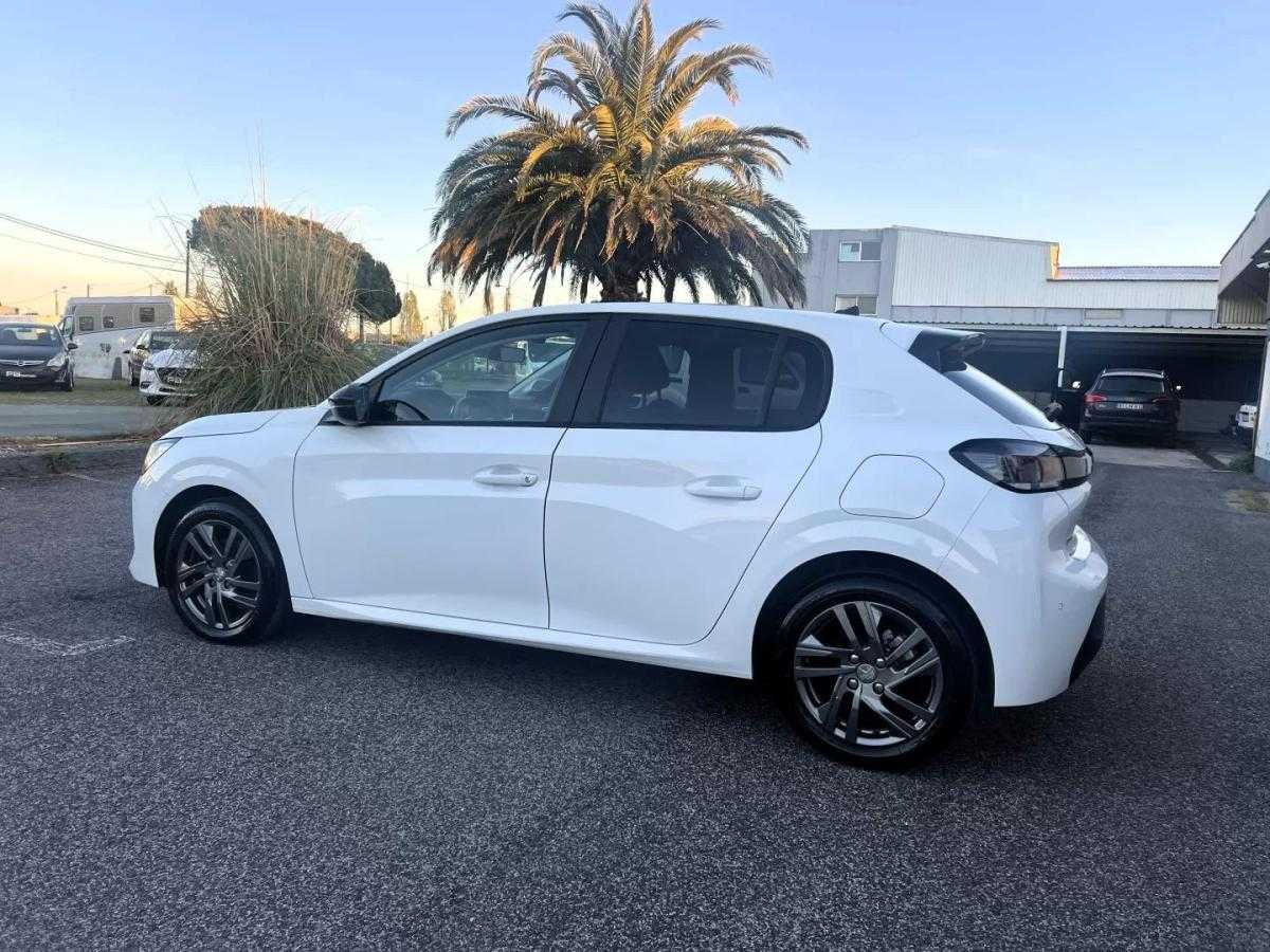 peugeot-208-2022-diesel-1499cc