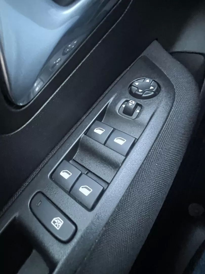 peugeot-208-2022-diesel-1499cc