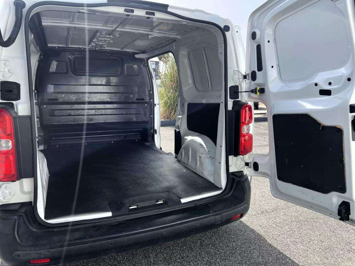 citroen-jumpy-2021-diesel-1499cc