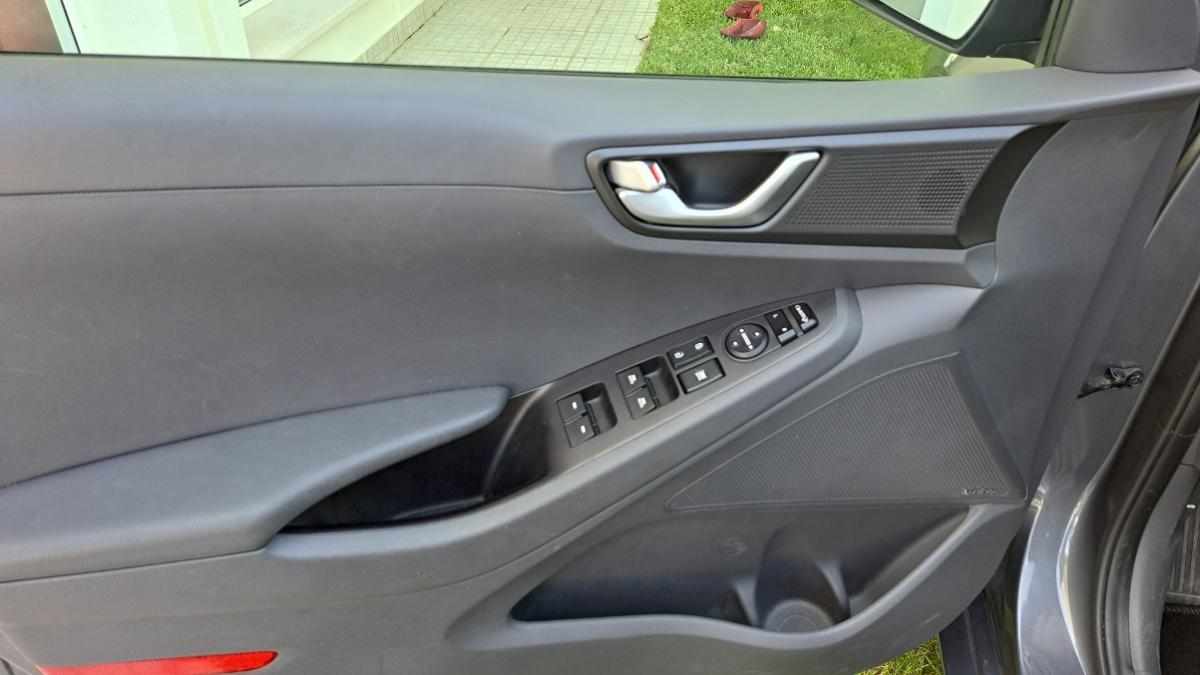 hyundai-ioniq-2017-hibrido-a-gasolina-1580cc