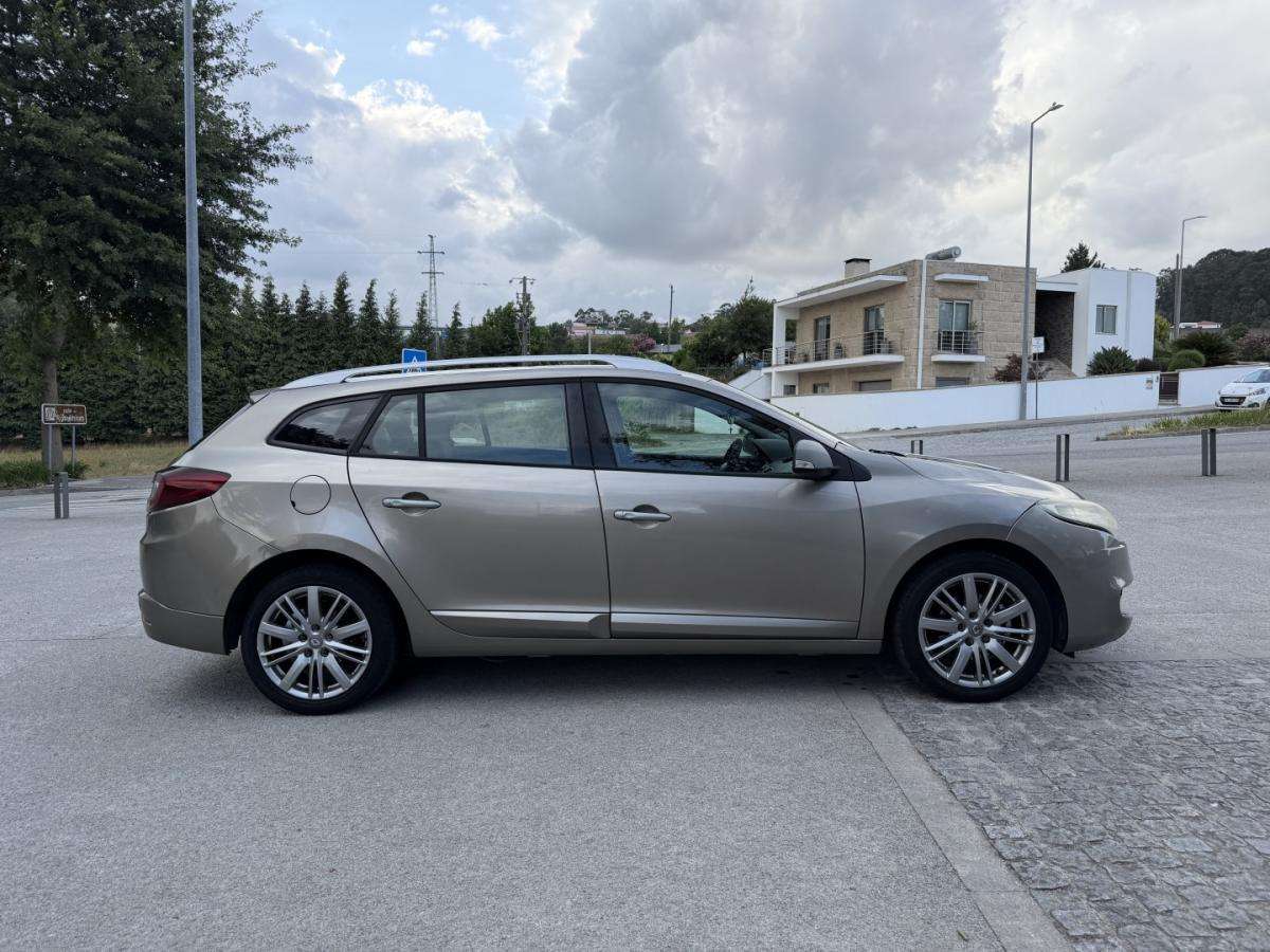 renault-megane-sport-tourer-2009-diesel-1461cc