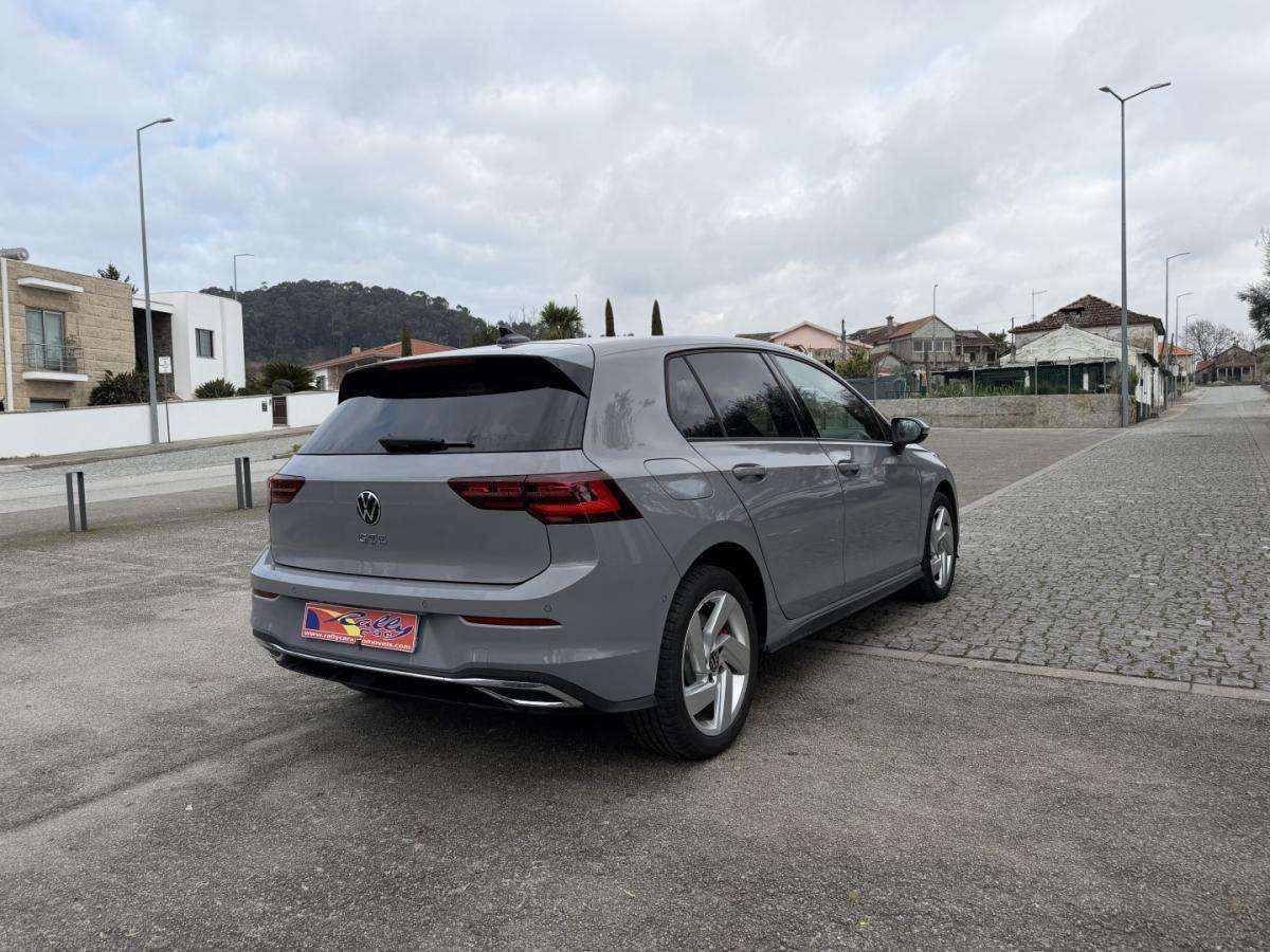 volkswagen-golf-2024-hibrido-1395cc
