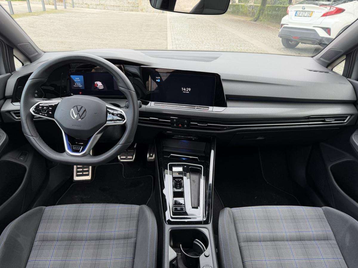 volkswagen-golf-2024-hibrido-1395cc