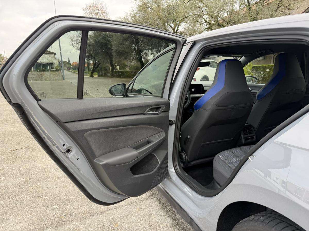 volkswagen-golf-2024-hibrido-1395cc