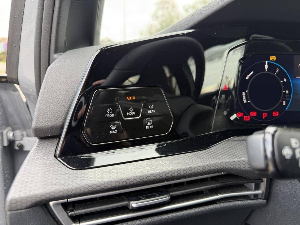 volkswagen-golf-2024-hibrido-1395cc