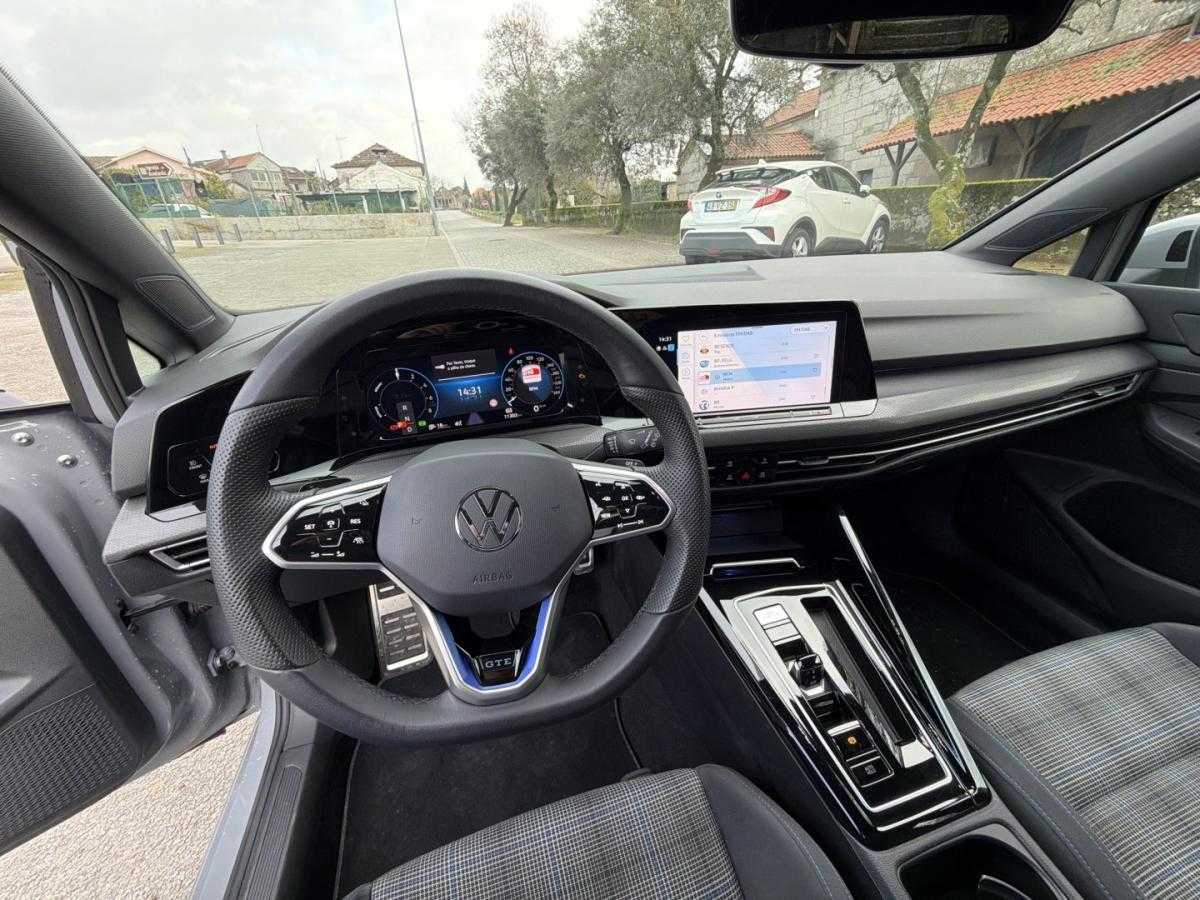 volkswagen-golf-2024-hibrido-1395cc
