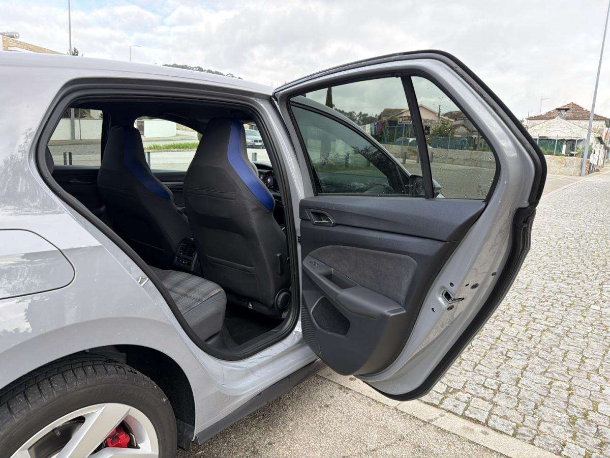 volkswagen-golf-2024-hibrido-1395cc