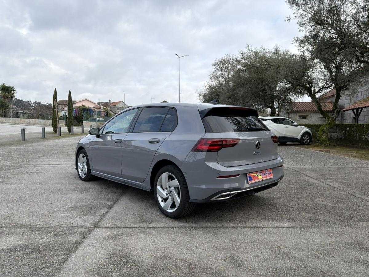 volkswagen-golf-2024-hibrido-1395cc