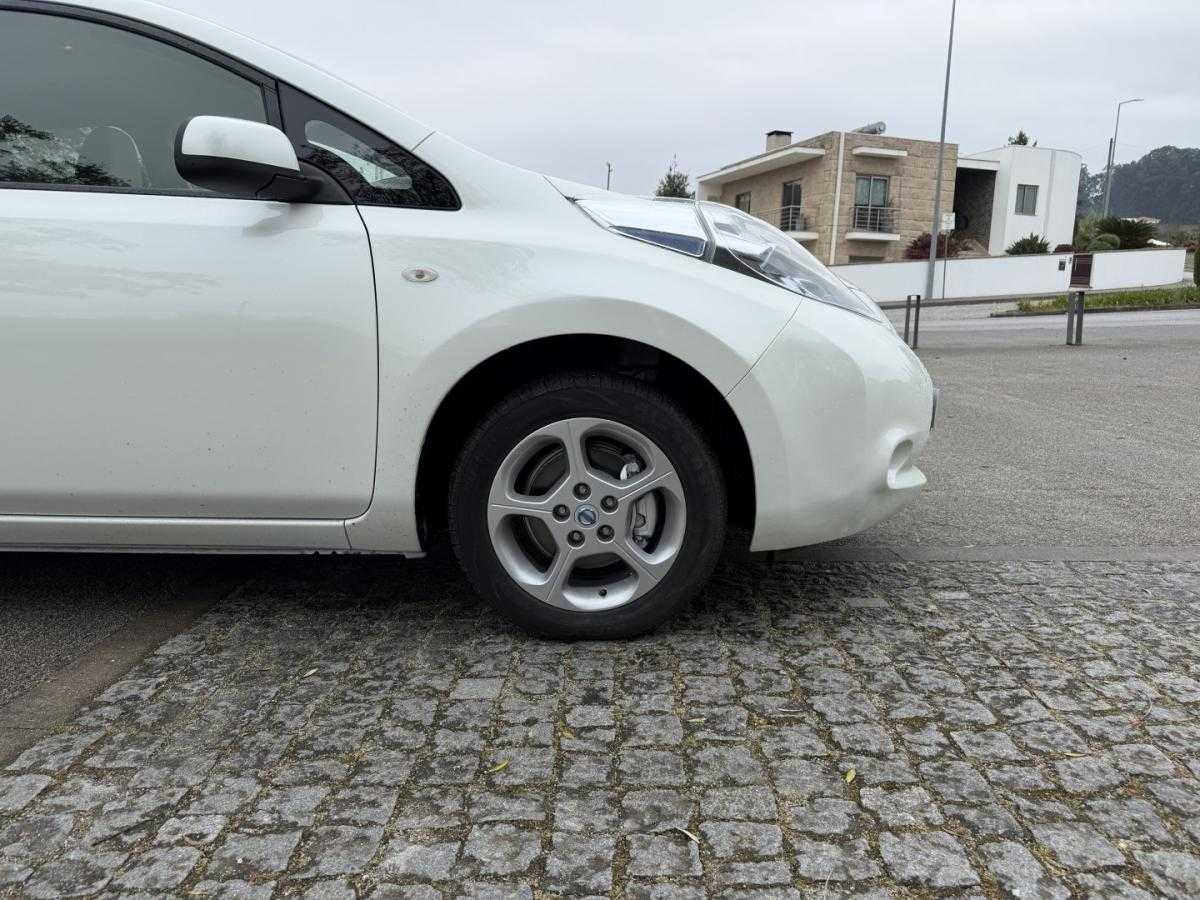 nissan-leaf-2010-eletrico-0cc
