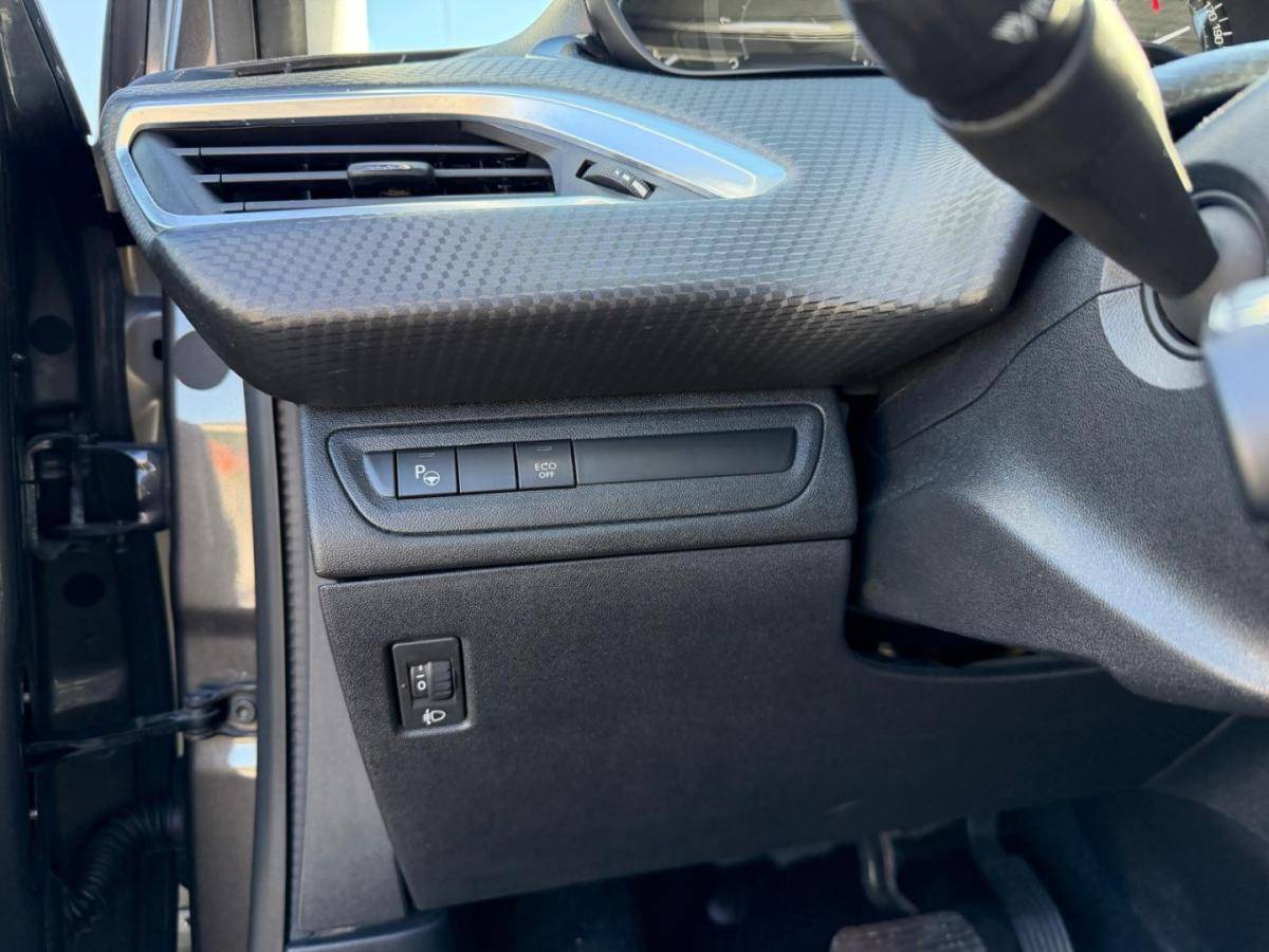 peugeot-2008-2018-gasolina-1199cc