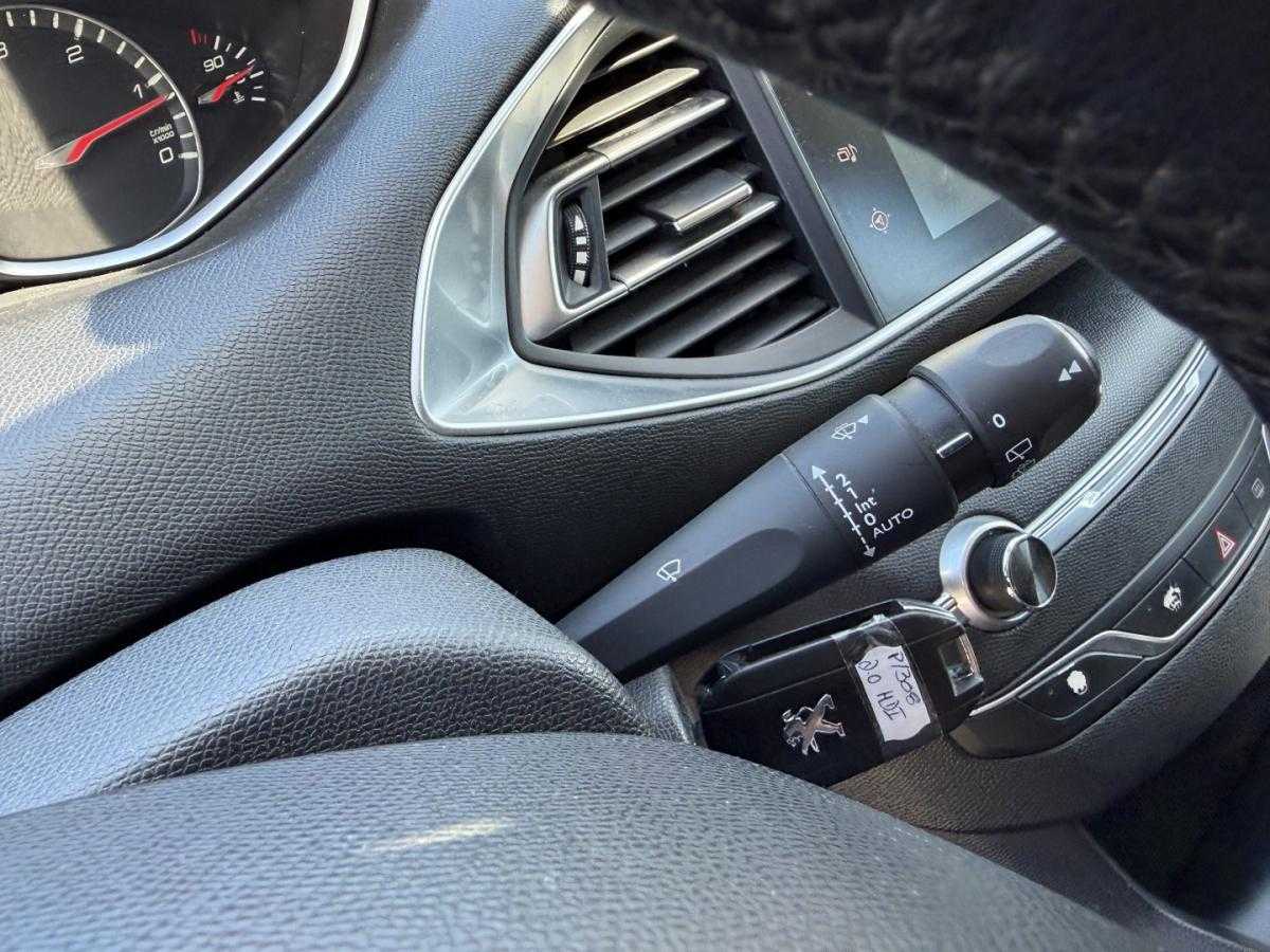 peugeot-308-sw-2015-diesel-1997cc