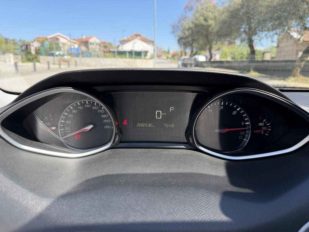 peugeot-308-sw-2015-diesel-1997cc