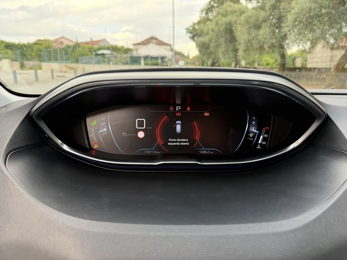 peugeot-3008-2018-diesel-1560cc