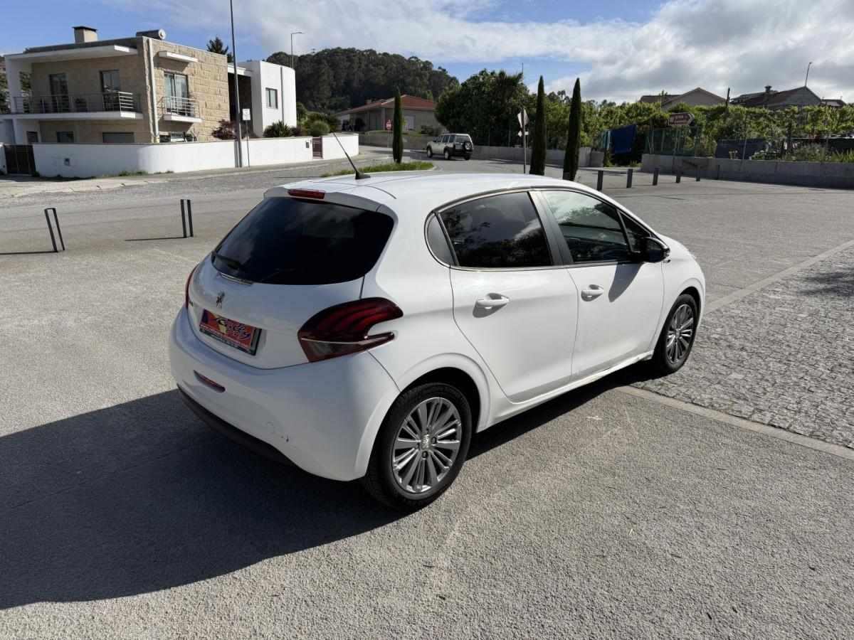 peugeot-208-2017-diesel-1560cc