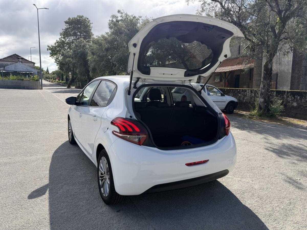 peugeot-208-2017-diesel-1560cc