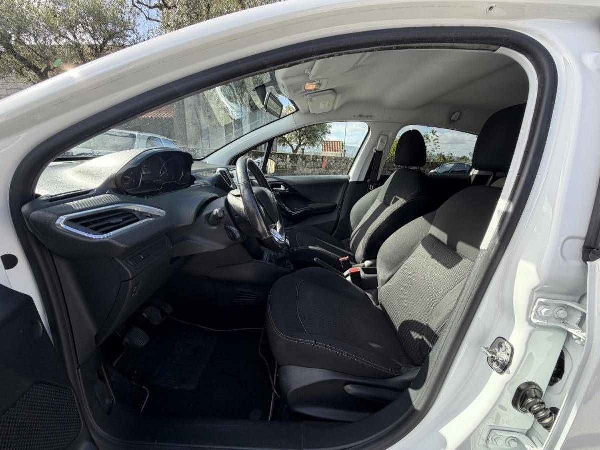 peugeot-208-2017-diesel-1560cc