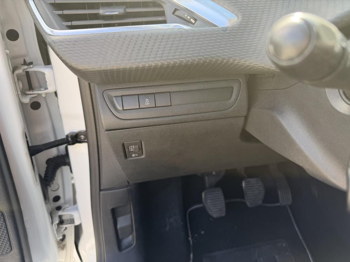 peugeot-208-2017-diesel-1560cc