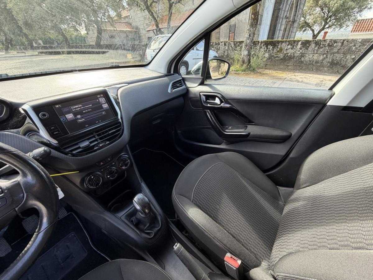peugeot-208-2017-diesel-1560cc