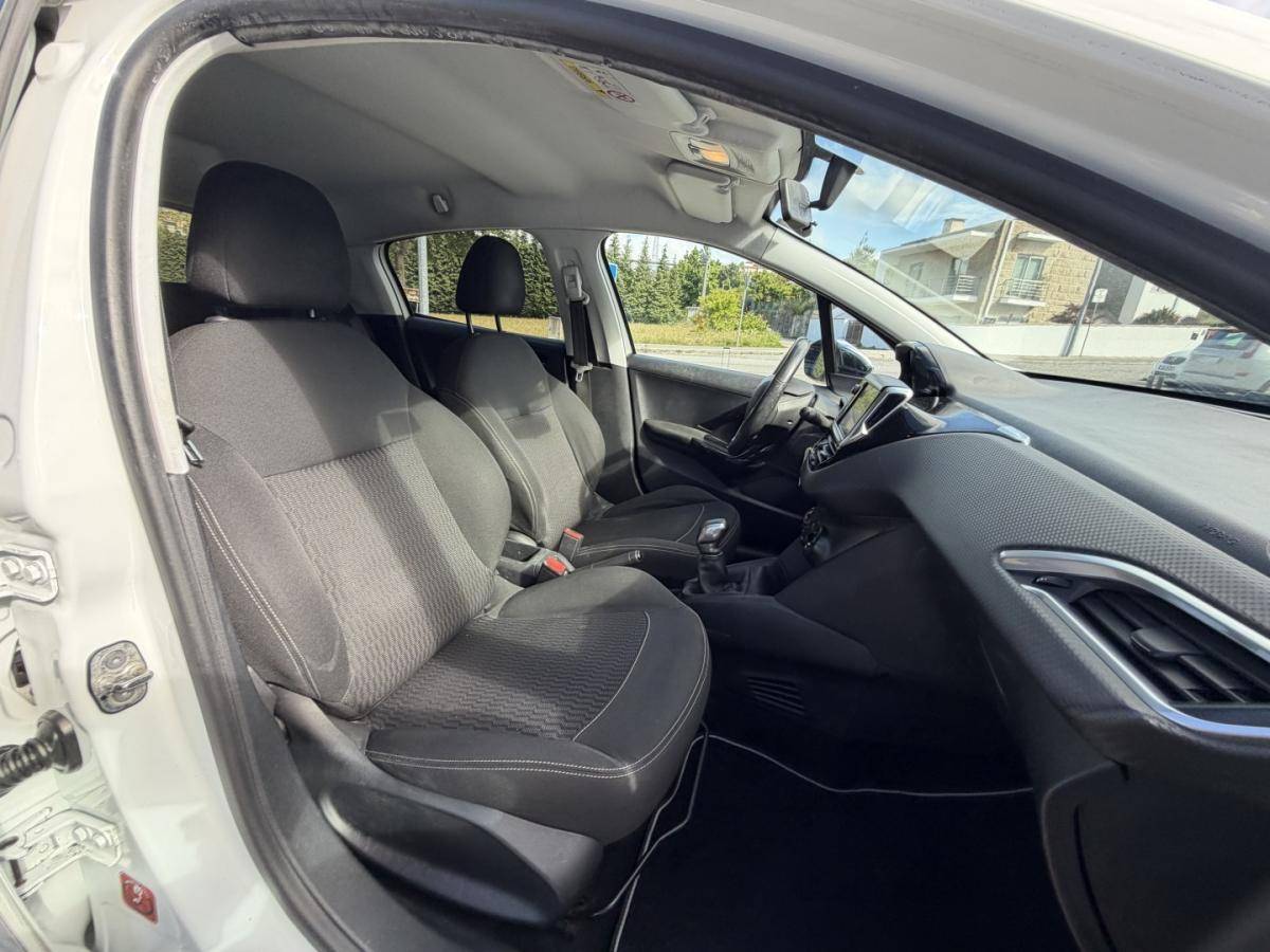 peugeot-208-2017-diesel-1560cc