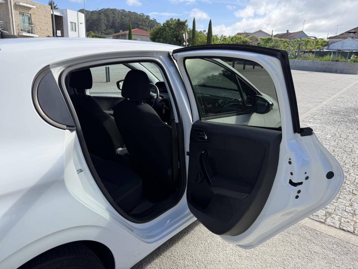 peugeot-208-2017-diesel-1560cc
