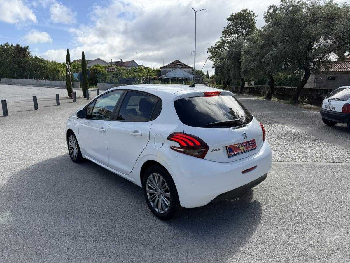peugeot-208-2017-diesel-1560cc