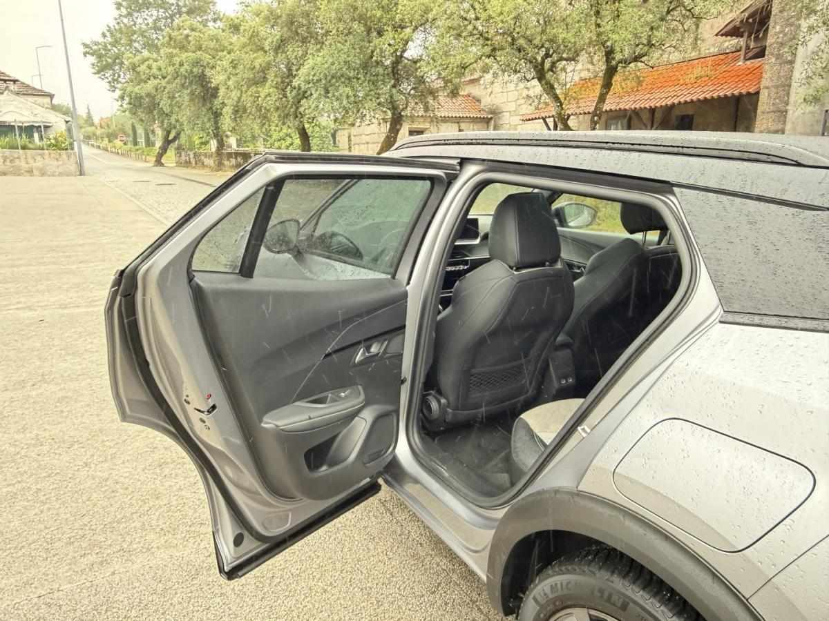 peugeot-e-2008-2021-eletrico-0cc