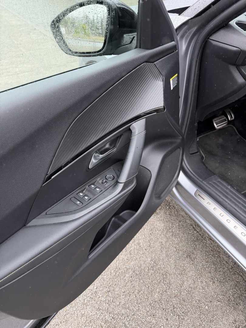 peugeot-e-2008-2021-eletrico-0cc