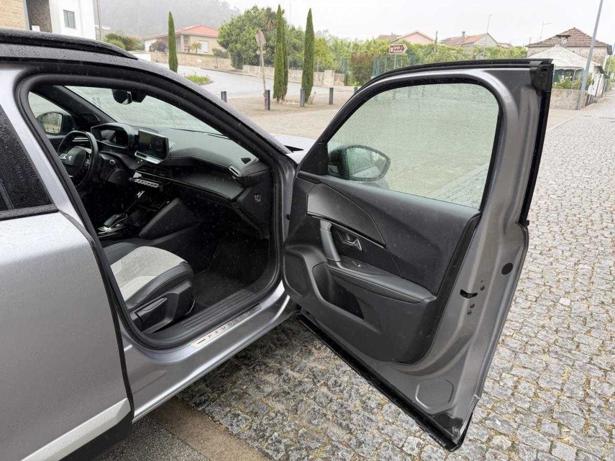 peugeot-e-2008-2021-eletrico-0cc