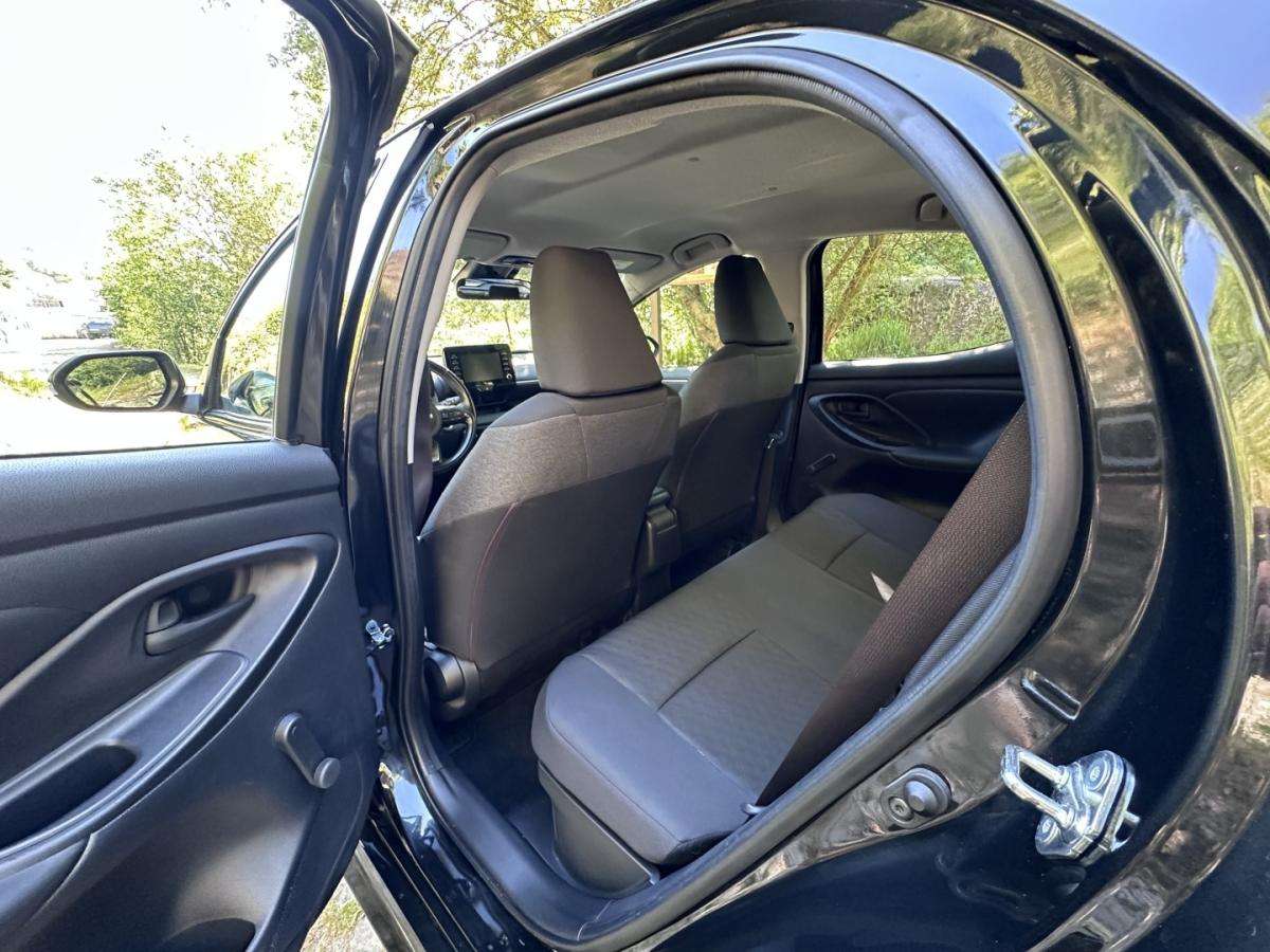 toyota-yaris-2022-hibrido-1490cc
