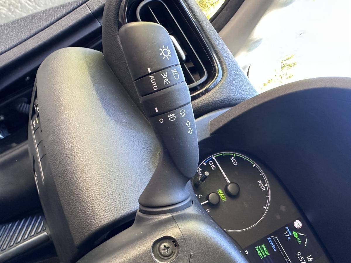 toyota-yaris-2022-hibrido-1490cc
