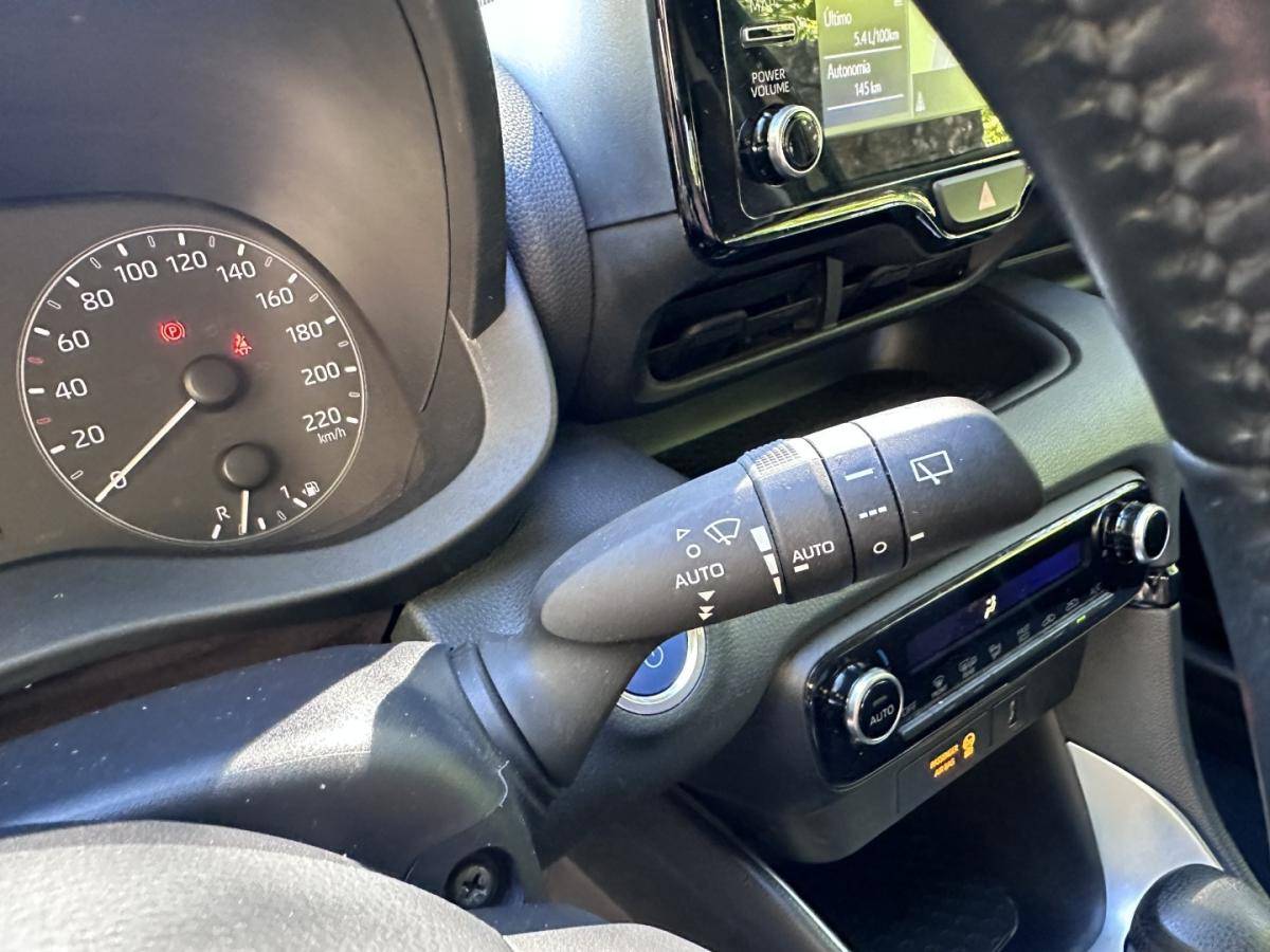 toyota-yaris-2022-hibrido-1490cc