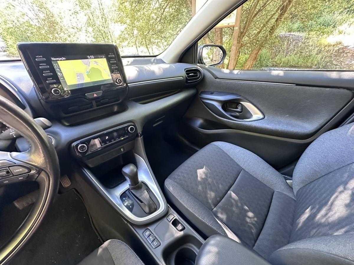 toyota-yaris-2022-hibrido-1490cc