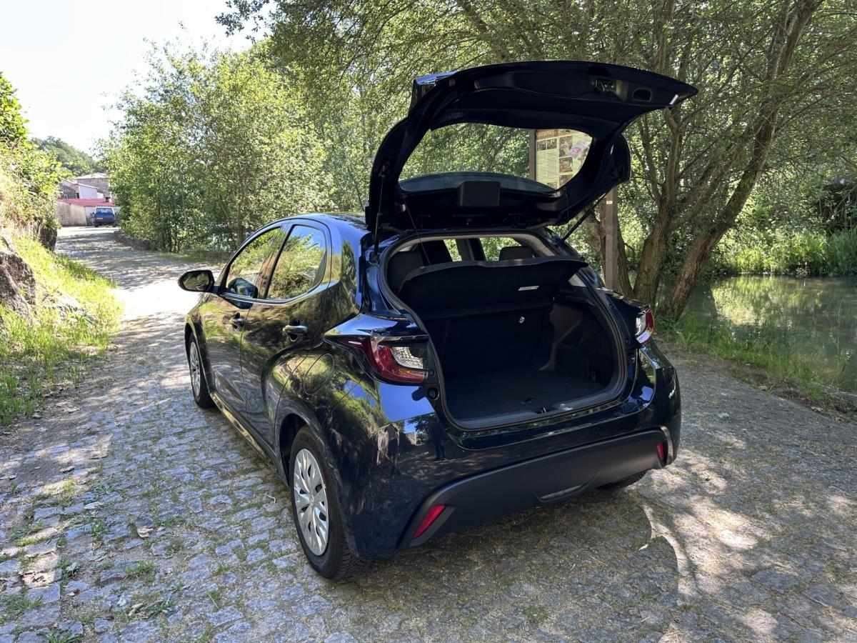 toyota-yaris-2022-hibrido-1490cc