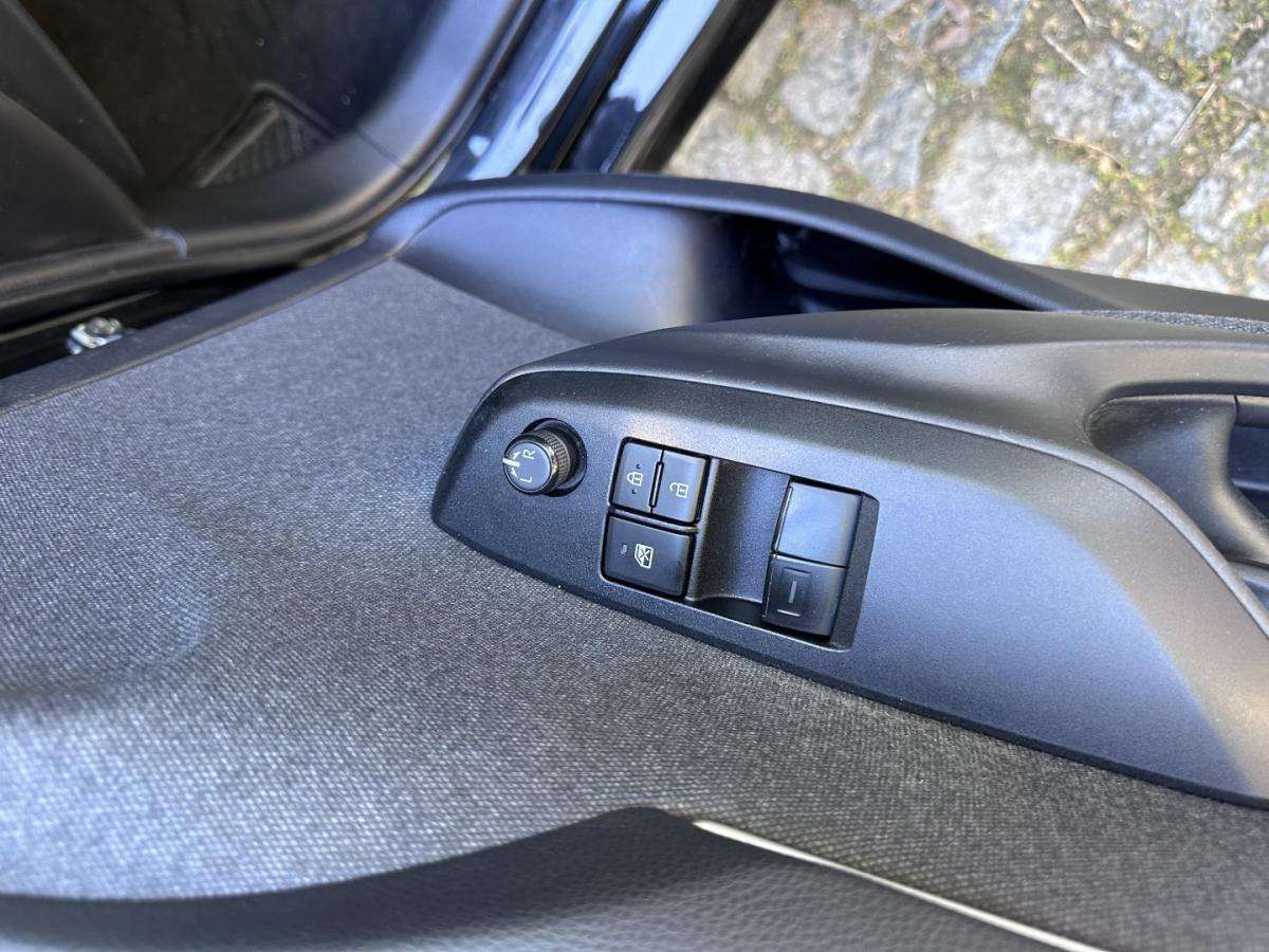 toyota-yaris-2022-hibrido-1490cc