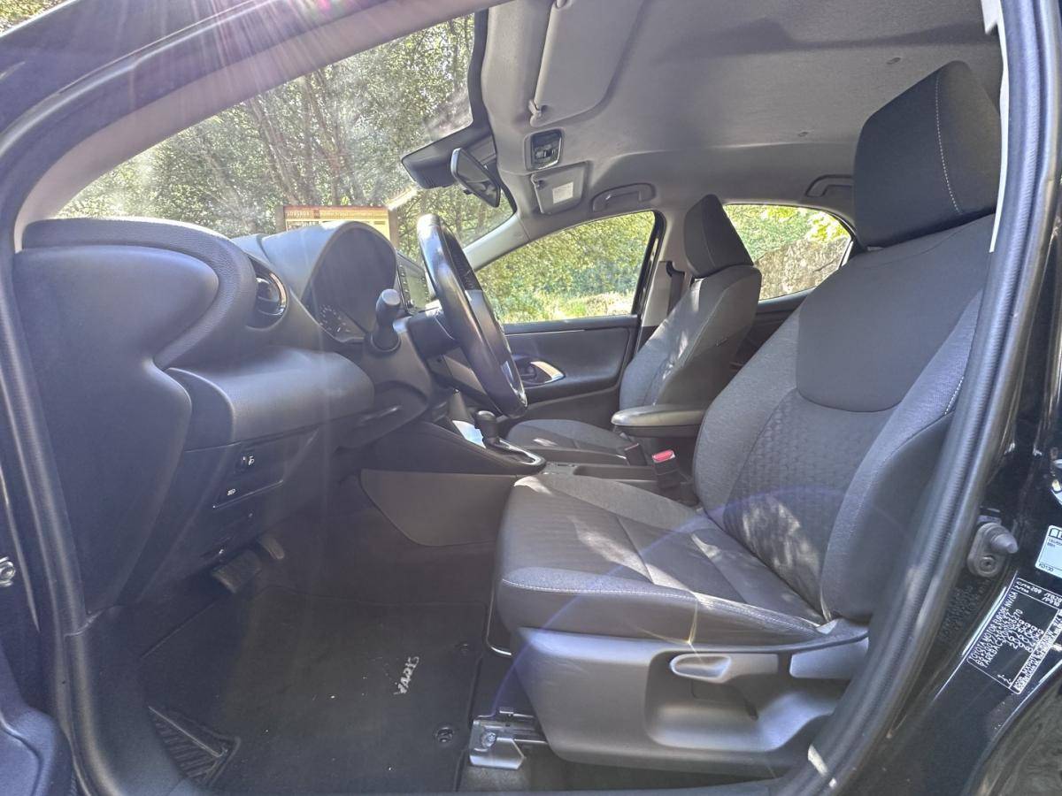 toyota-yaris-2022-hibrido-1490cc