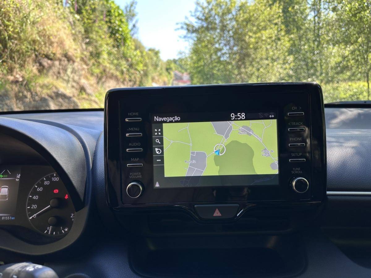 toyota-yaris-2022-hibrido-1490cc
