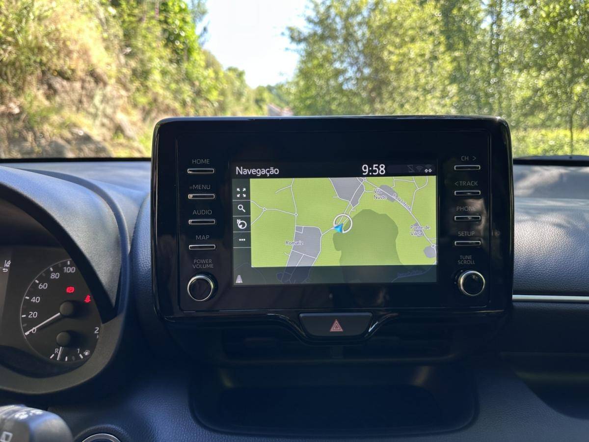toyota-yaris-2022-hibrido-1490cc