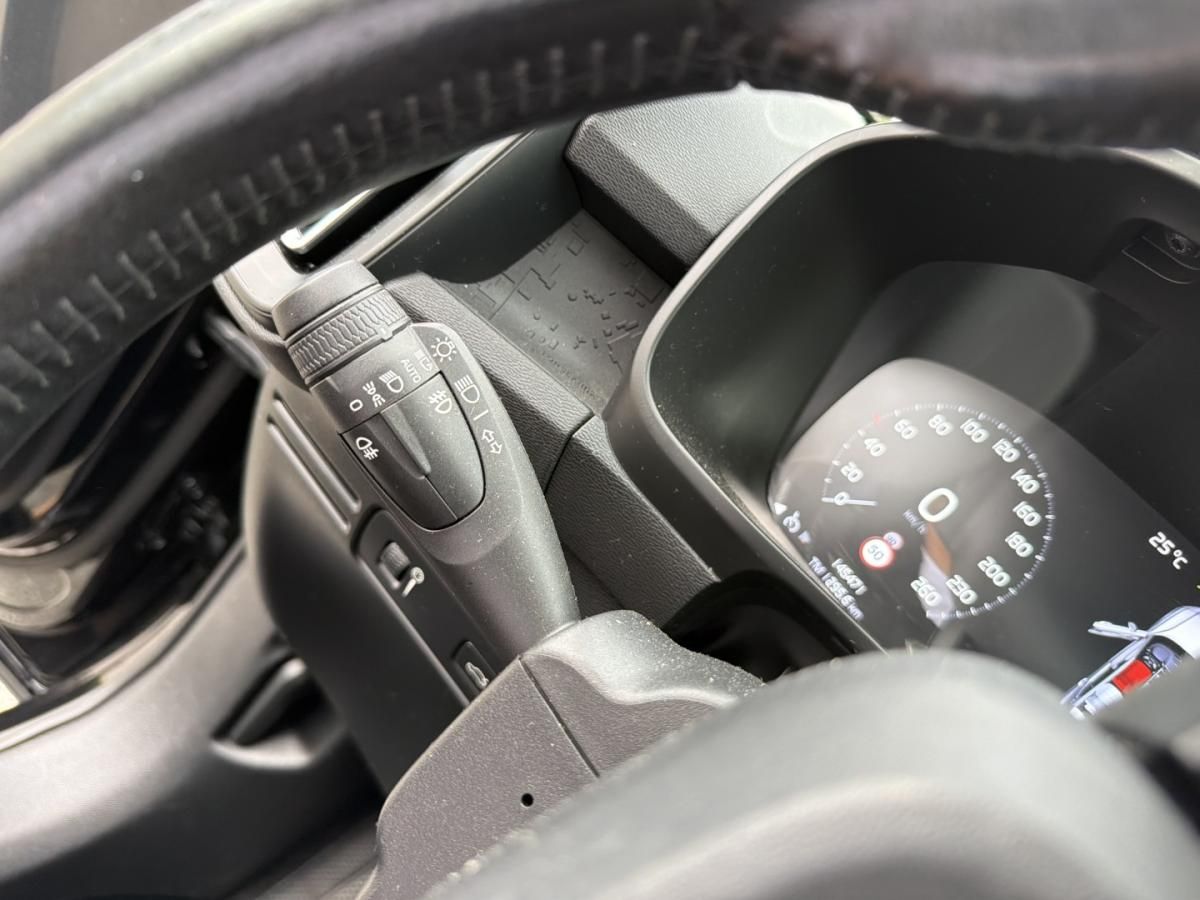 volvo-xc40-2014-diesel-1969cc