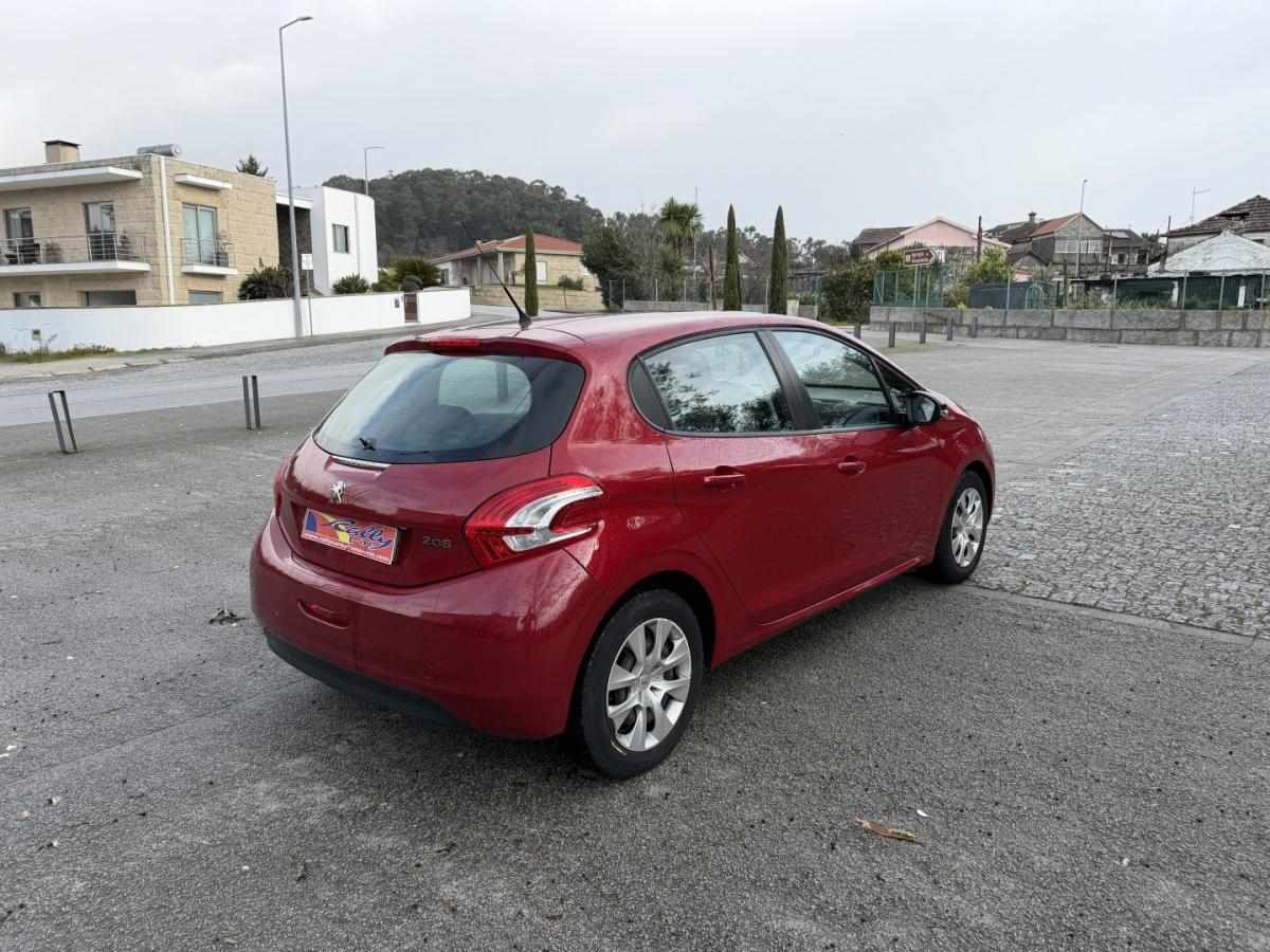 peugeot-208-2017-gasolina-1199cc