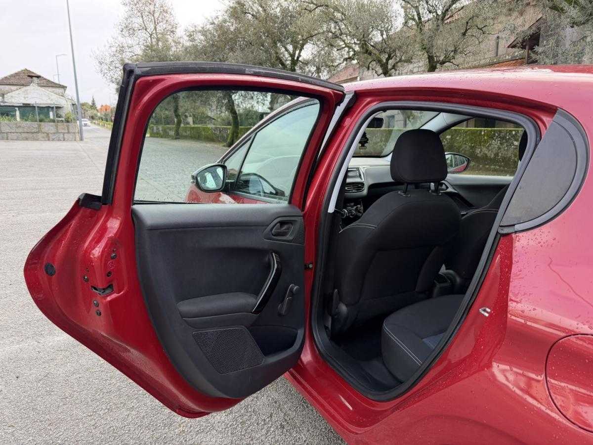 peugeot-208-2017-gasolina-1199cc