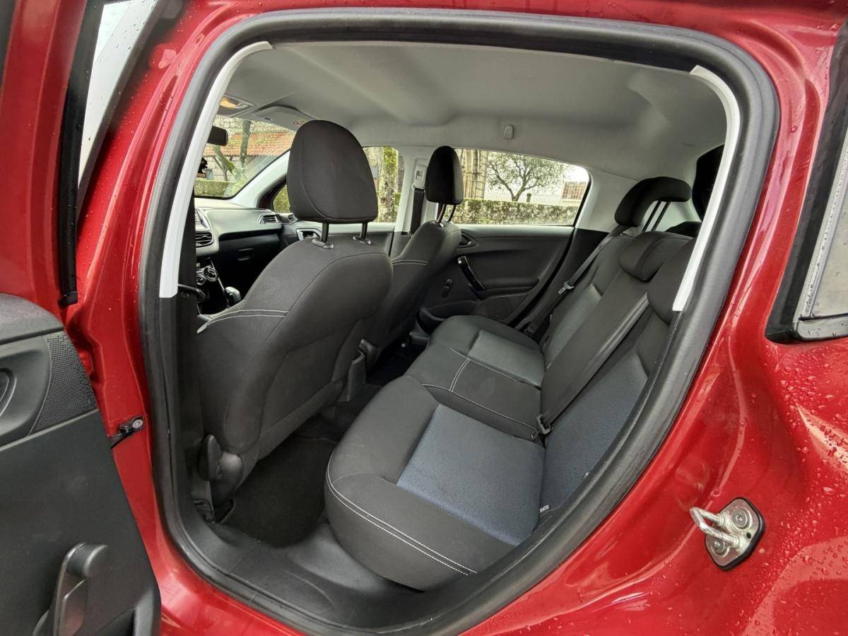 peugeot-208-2017-gasolina-1199cc
