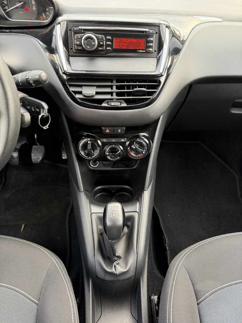 peugeot-208-2017-gasolina-1199cc