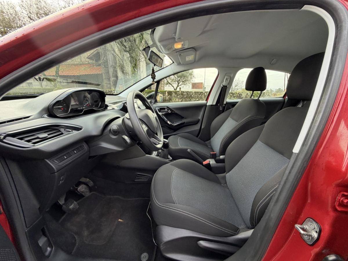 peugeot-208-2017-gasolina-1199cc