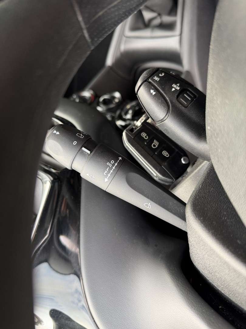 peugeot-208-2017-gasolina-1199cc